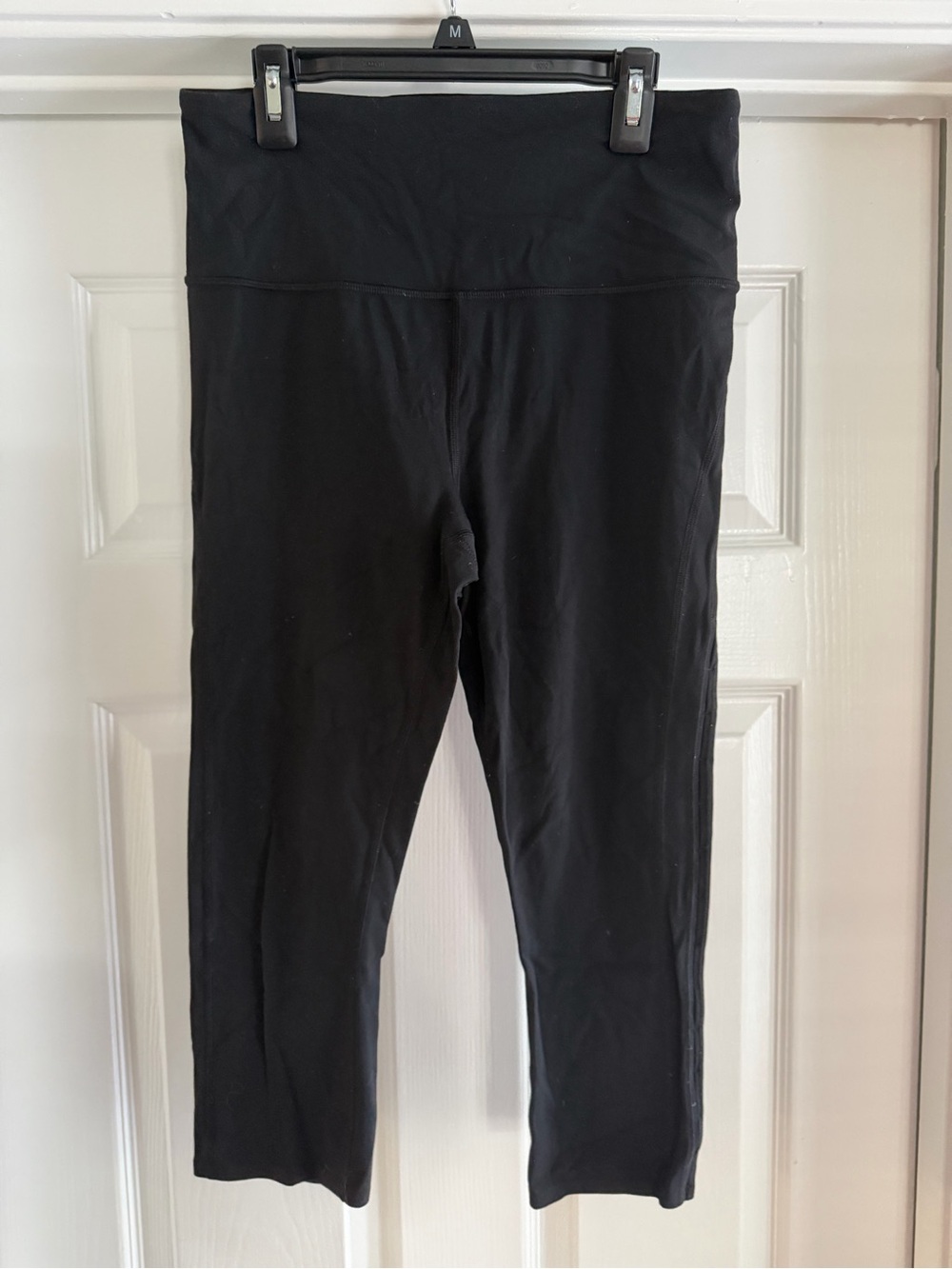 Athleta Black Horizon Scallop Capri Leggings Size Medium Athleisure Trendy Y2K